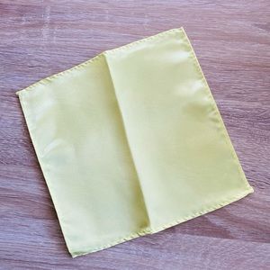 ✨5/$5 | Men’s Silky Pale Yellow Pocket Square✨